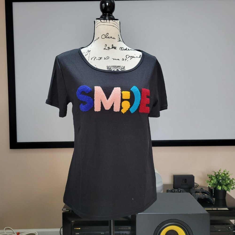 Black Tee Shirt Women with Embossed Thread Embroidered Multicolor "Smile" - Sz L - Picture 9 of 9